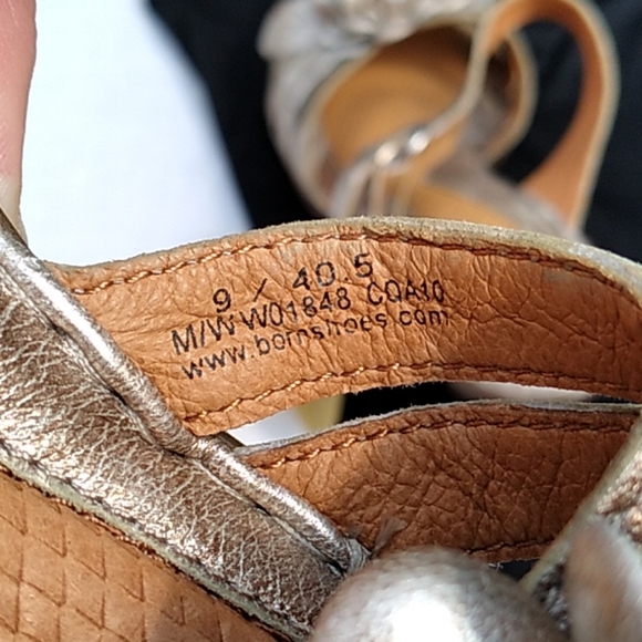 NWT Women's Born light gold leather heels sz 9 - Picture 6 of 11